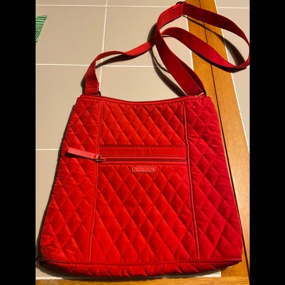 Vera Bradley Handbags - Just Reduced!! ❤️ Vera Bradley ❤️ Cross Body Purse